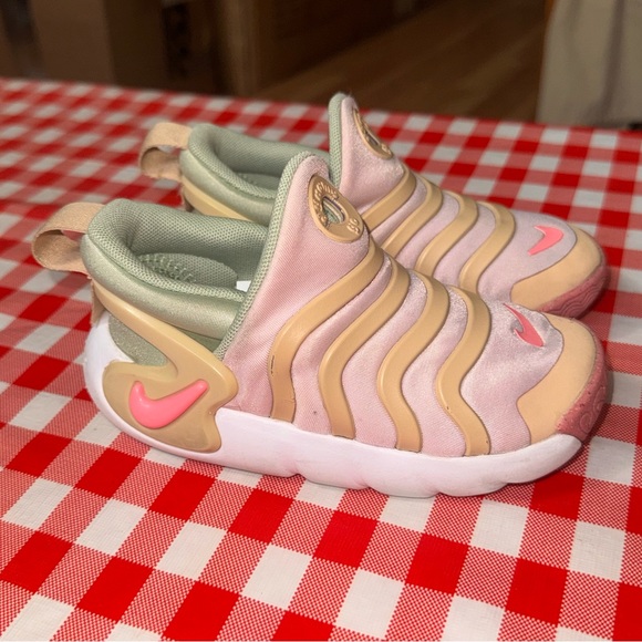 Nike Dynamo Go Low " Pink Foam Sesame" toddlers size 9C - Picture 5 of 12